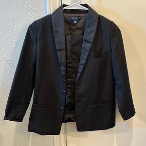 Like NEW Andy & Evan boys size 7 black tuxedo suit, never been worn